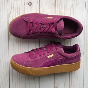 Puma Vikky Platform Sneakers in Dark Purple (W8.5 / EU39)